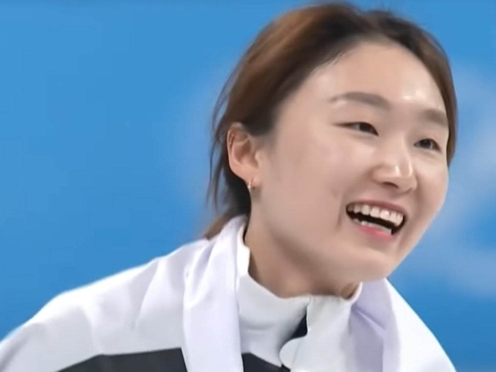 최민정 한국 쇼트트랙 국가대표 선수가 쇼트트랙 1500m 결승을 1위로 마치고 기뻐하고 있다. [SBS 중계화면 캡처]