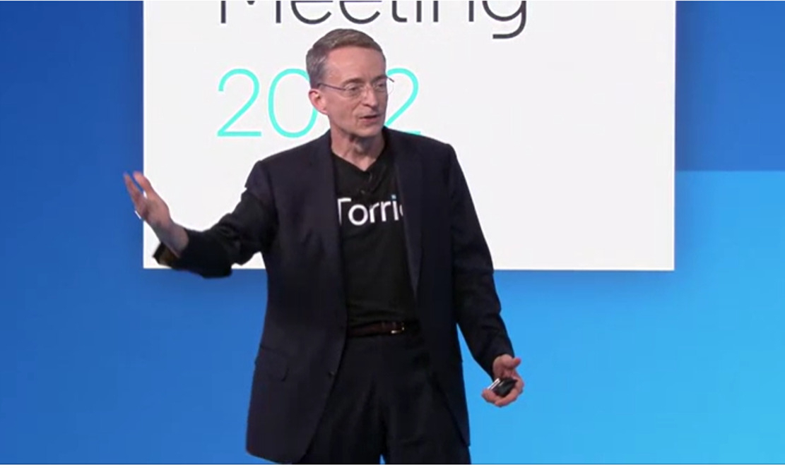 팻 겔싱어 인텔 최고경영자(CEO)가 '인텔 인베스터 데이 2022' 행사에서 발표하고 있다. [인텔 인베스터 데이 2022 온라인 영상 캡처]