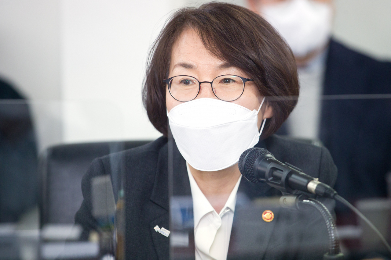 임혜숙 과학기술정보통신부 장관이 21일 충청북도 청주시 흥덕구 테크윈에서 열린 ‘산-연 간 수소 생산 및 저장 기술개발 협력을 강화하기 위한 업무협약식’에 참석해 인사말을 하고 있다.[과기정통부 제공]
