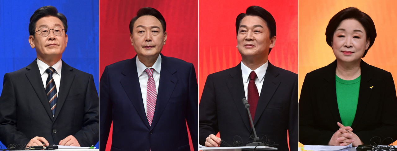 21일 오후 서울 마포구 MBC 미디어센터 공개홀에서 열린 중앙선거방송토론위원회 주관 제20대 대통령선거 후보 초청 1차 토론회에 앞서 대선 후보들이 토론 준비를 하고 있다. 왼쪽부터 이재명 더불어민주당 대선후보, 윤석열 국민의힘 대선후보, 안철수 국민의당 대선후보, 심상정 정의당 대선후보. [연합]