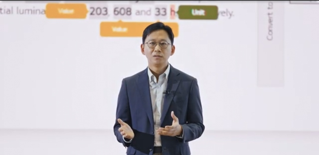 22일 배경훈 LG AI 연구원장이 '엑스퍼트 AI 얼라이언스'를 소개하는 모습[(주)LG 제공]
