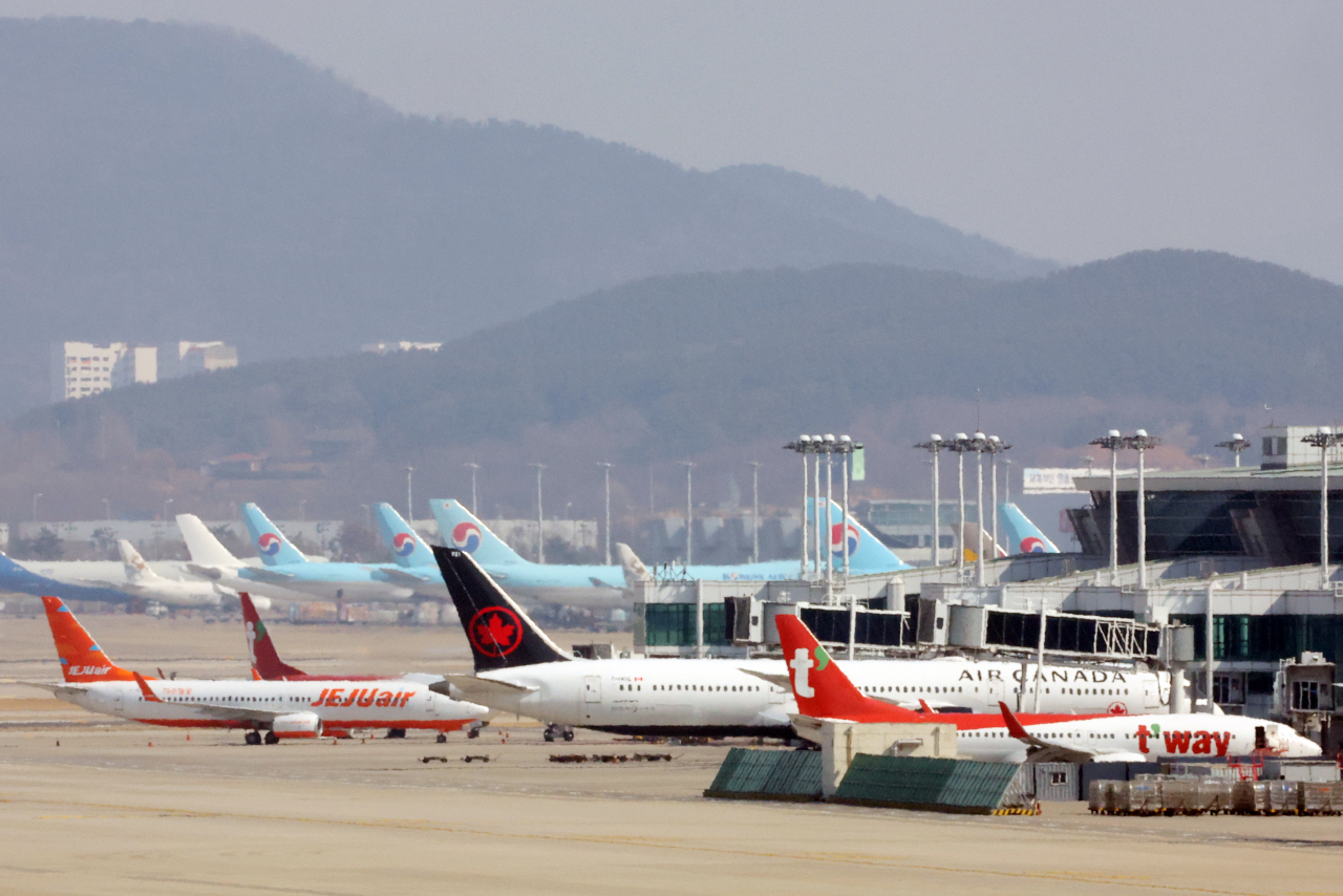 인천공항 비행기 대기중. [연합]