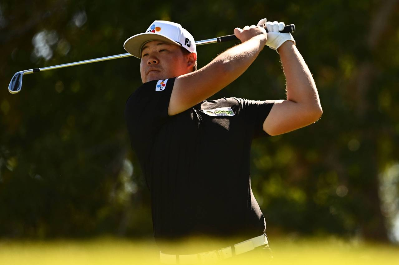 In this Getty Images photo, Im Sung-jae of South Korea watches his tee shot from the eighth hole during the final round of the Shriners Children's Open at TPC Summerlin in Las Vegas on Oct. 10, 2021. (Getty Images)