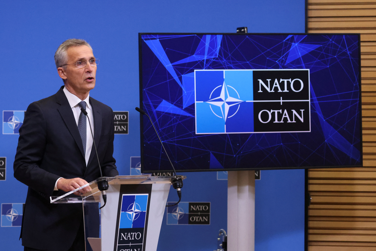 옌스 스톨텐베르그 북대서양조약기구(NATO·나토) 사무총장이 24일(현지시간) 러시아의 우크라이나 침공에 대응해 기자회견을 개최하고 있다. [로이터]