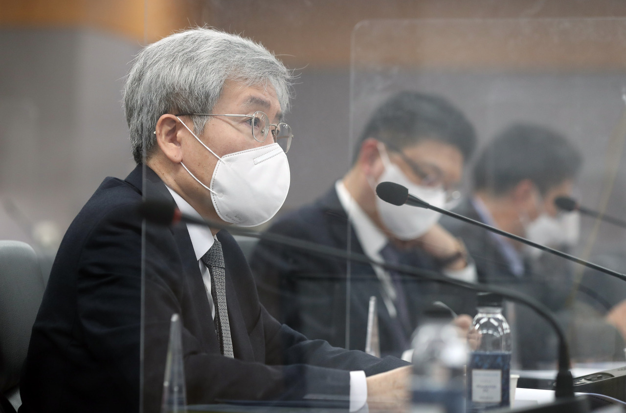 FSC Chairman Koh Seung-beom chairs a joint meeting of financial authorities held at the central government complex in Seoul on Friday. (Yonhap)