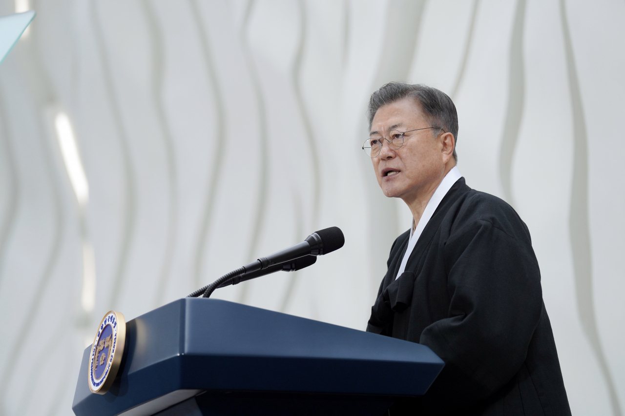 문재인 대통령이 1일 서울 서대문구 국립 대한민국임시정부 기념관에서 열린 제103주년 3.1절 기념식에서 기념사를 하고 있다. [연합]