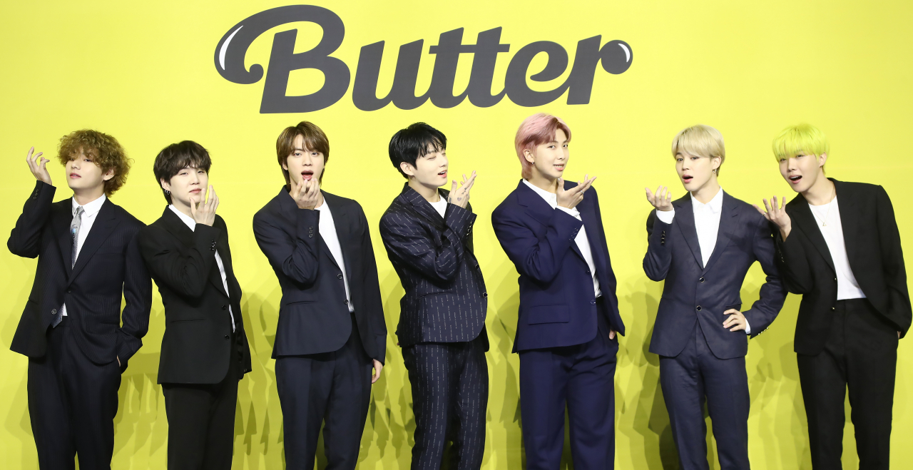 방탄소년단(BTS) 전체사진. 무려 3명(정국,제이홉,RM)이나 커피향과 어울리는 스타 톱5에 들었다.