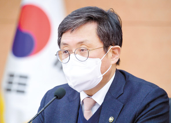 안도걸 기획재정부 제2차관은 2일 정부서울청사에서 2022년도 제1차 공공기관 투자집행 점검회의를 주재하고 이같이 밝혔다. 사진은 지난달 24일 정부서울청사에서 ‘제2차 재정관리 점검 회의’를 주재하고 있는 안 차관. [기획재정부 제공]
