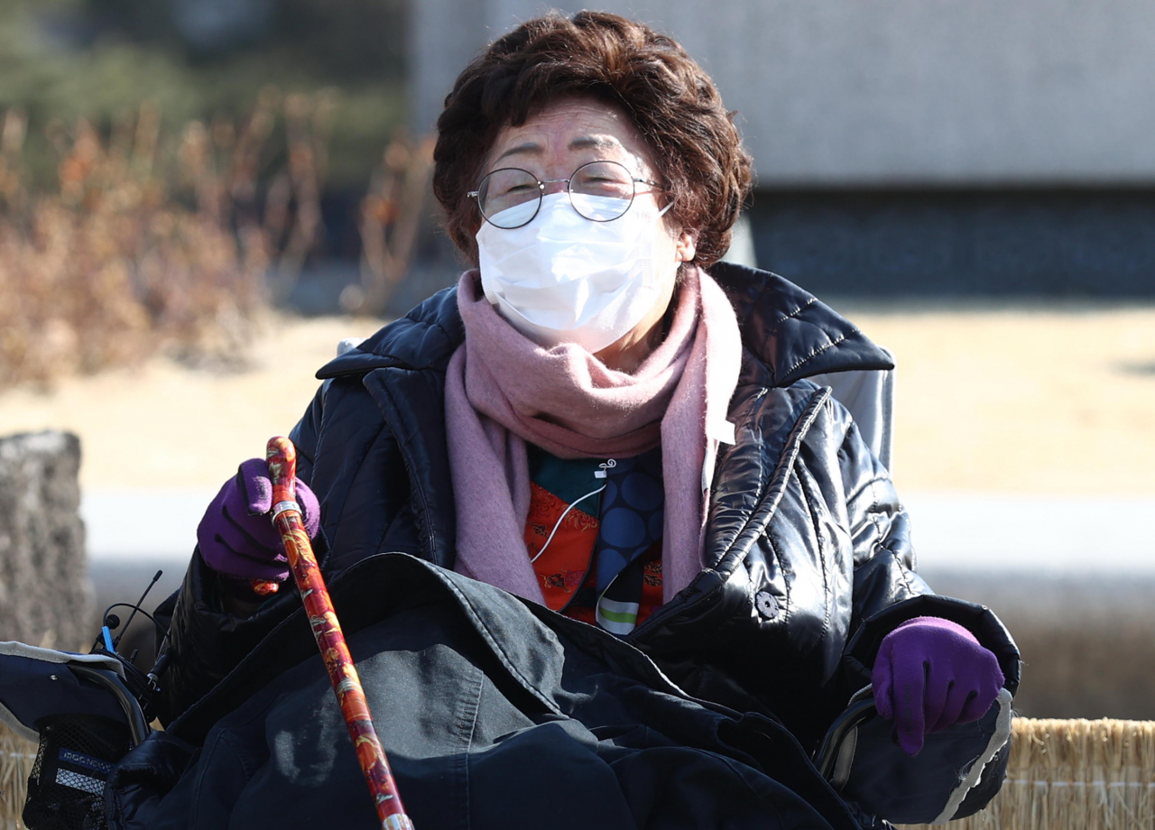 지난 2월 16일 청와대 앞 분수대 광장에서 일본군 ‘위안부’ 피해자 이용수 할머니가 위안부 문제 유엔 고문방지위원회(CAT) 회부 촉구 서한에 대한 답변을 요구하고 있다. [연합]