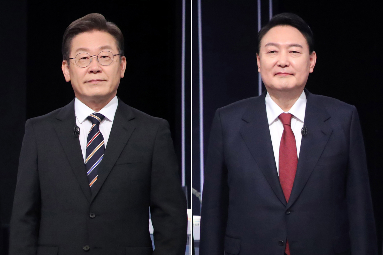 이재명(왼쪽) 더불어민주당 대선후보와 윤석열 국민의힘 대선후보는 오는 9일 제20대 대통령 선거에서 누가 당선되더라도 다양한 ‘최초’ 이력을 지닌 대통령이 될 전망이다. 사진은 지난 2일 서울 KBS 스튜디오에서 열린 중앙선거관리위원회가 주관하는 대선후보 방송토론회에 참석한 두 후보의 모습 [연합]
