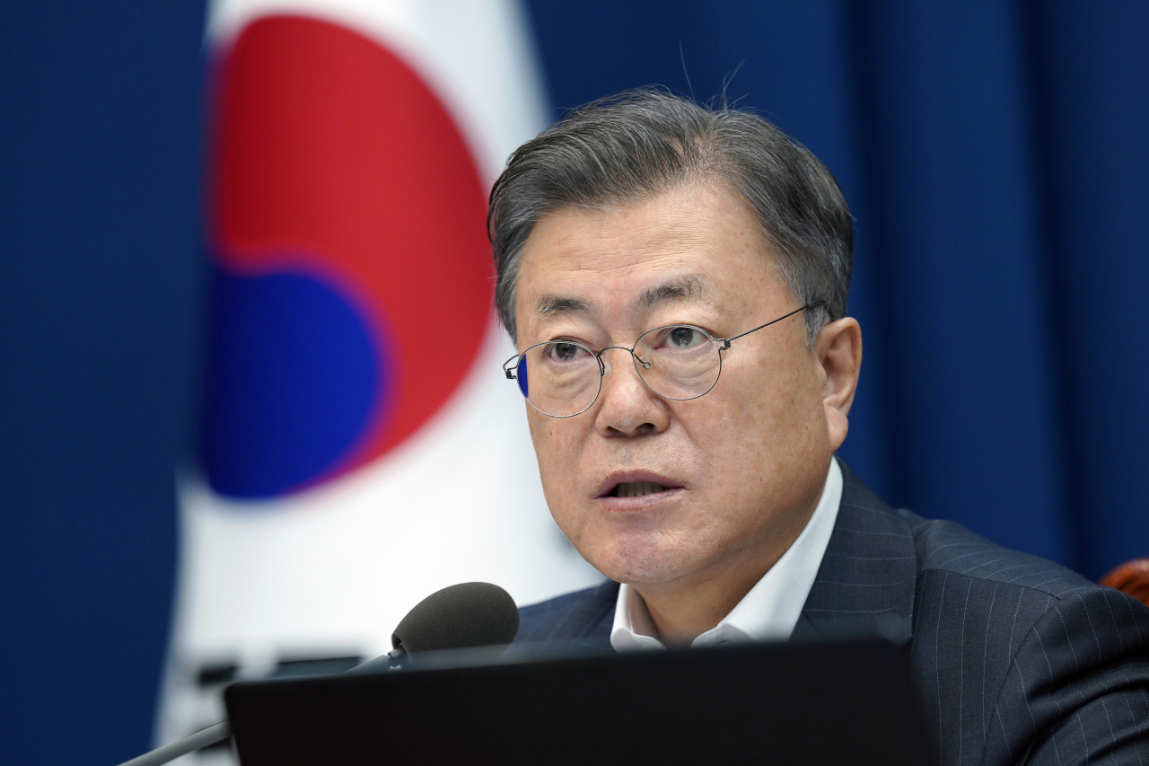 President Moon Jae-in presides over a meeting of his senior secretaries at the presidential office in Seoul, in the last Monday file photo. (Yonhap)
