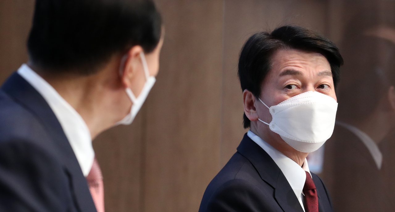 Ahn Cheol-soo speaks at a press conference held at the National Assembly, Thursday. (Yonhap)