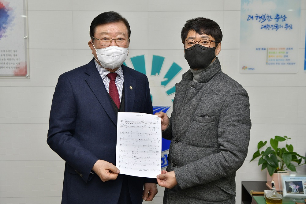 이승한 작곡가(오른쪽) [스타뮤직컴퍼니 제공]