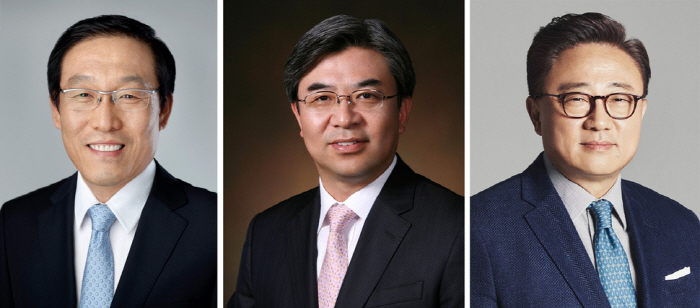 (왼쪽부터_김기남 종합기술원 회장, 김현석 고문, 고동진 고문. [삼성전자 제공]