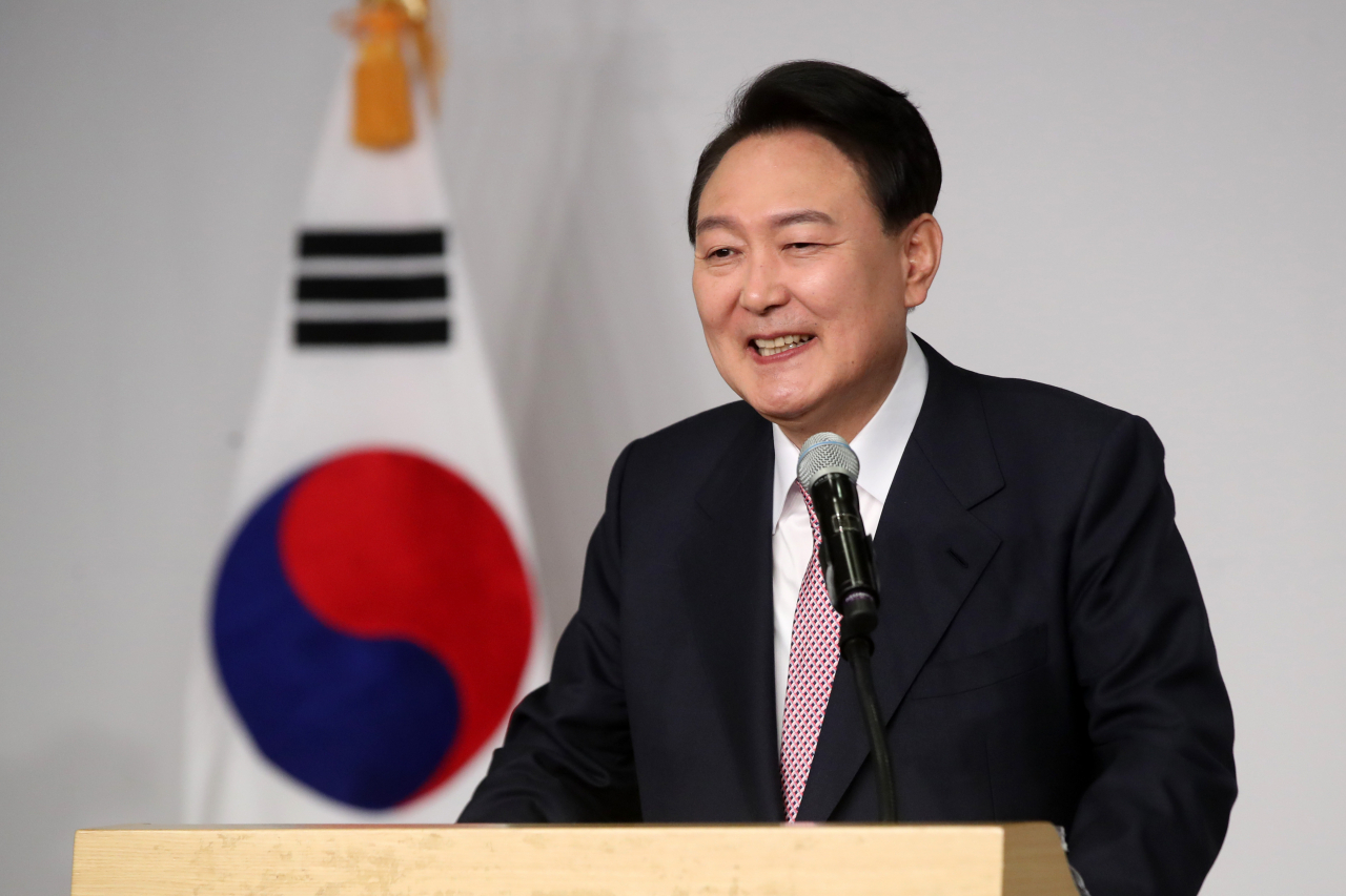 윤석열 대통령 당선인이 10일 오전 서울 여의도 국회에서 당선 인사 기자회견을 하고 있다. [연합]