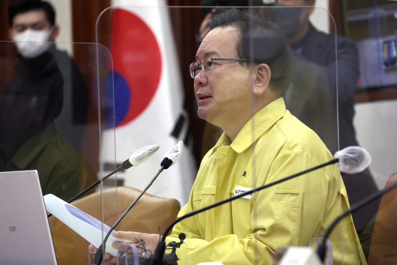 Prime Minister Kim Boo-kyum speaks during a COVID-19 response meeting in Seoul on Friday. (Yonhap)