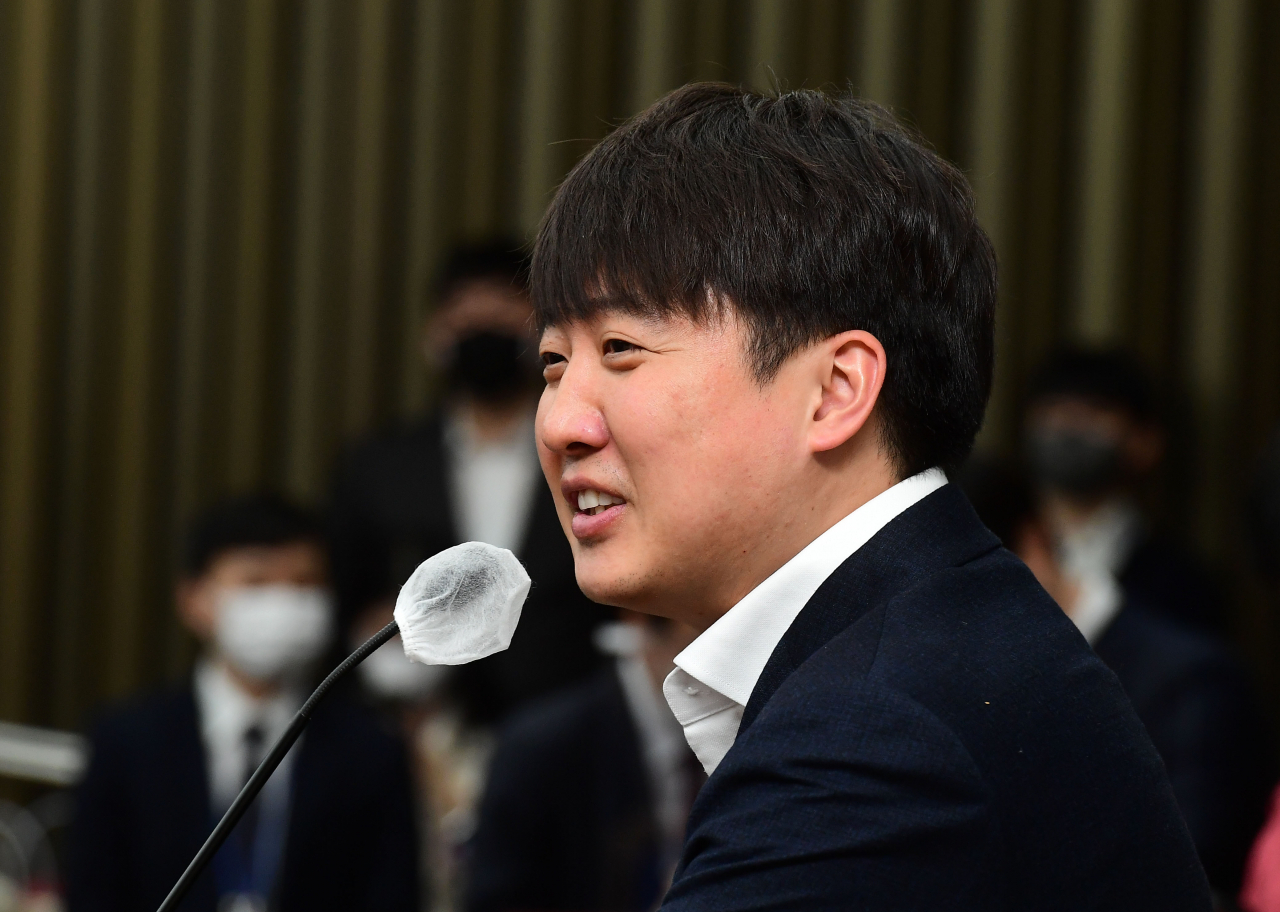 이준석 국민의힘 대표가 10일 오후 국회에서 열린 의원총회에서 발언하고 있다. [연합]