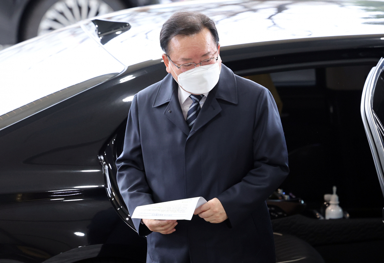 김부겸 국무총리가 14일 오전 정부서울청사로 출근하고 있다. [연합]