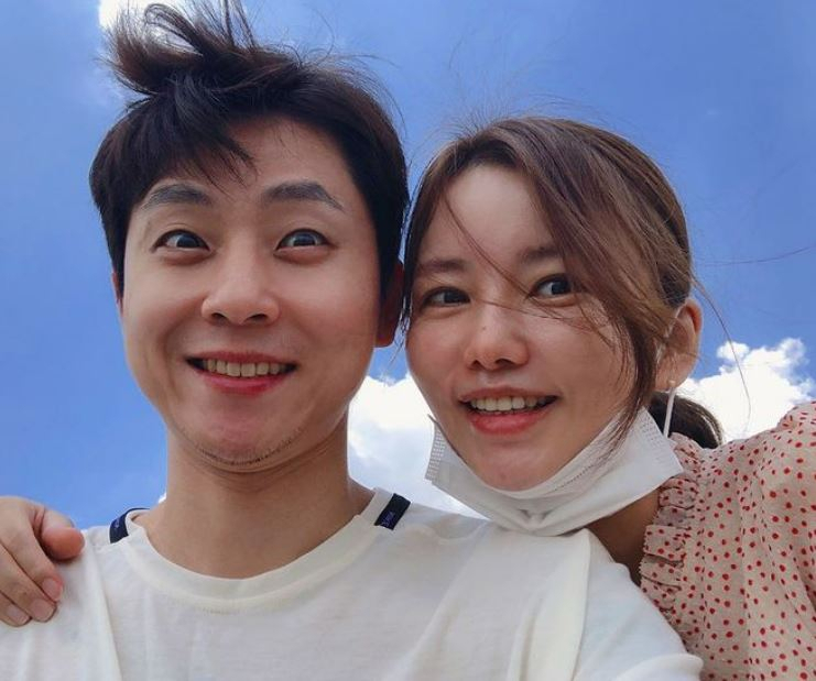 빅토르 안(한국명 안현수)과 부인 우나리 [빅토르 안 공식 인스타그램]