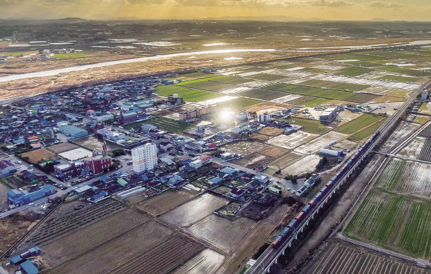 만경강 옆 춘포역과 춘포마을