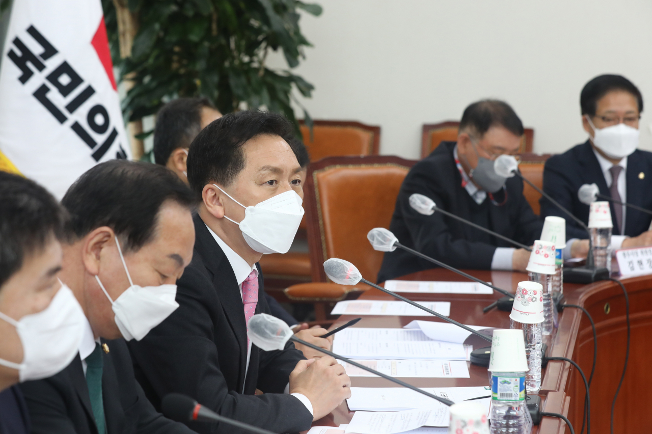 김기현 국민의힘 원내대표가 15일 서울 여의도 국회에서 열린 시도당위원장 회의에서 발언하고 있다. [연합]