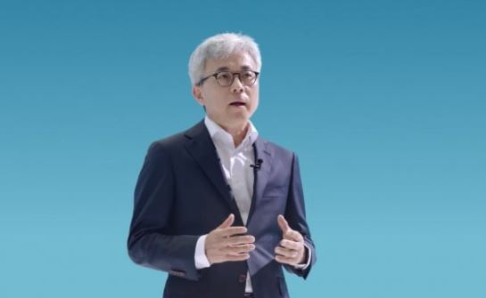 최시영 삼성전자 파운드리사업부장 사장이 '삼성 파운드리 포럼 2021'에서 기조연설을 하는 모습[삼성전자 제공]