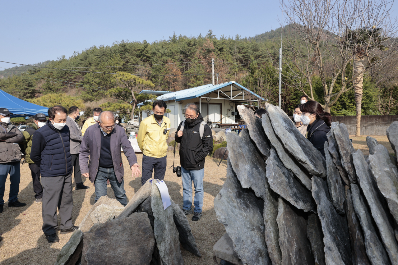 온돌학회 학술회 때 전문가들의 현장 견학사진. [보성군 제공]