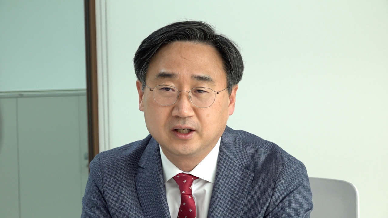 윤석열 대통령 당선인의 외교안보공약을 설계한 신범철 경제사회연구원 외교안보센터장은 헤럴드경제와의 인터뷰에서 당당한 외교와 튼튼한 안보 구축을 강조했다. [안경찬 PD]