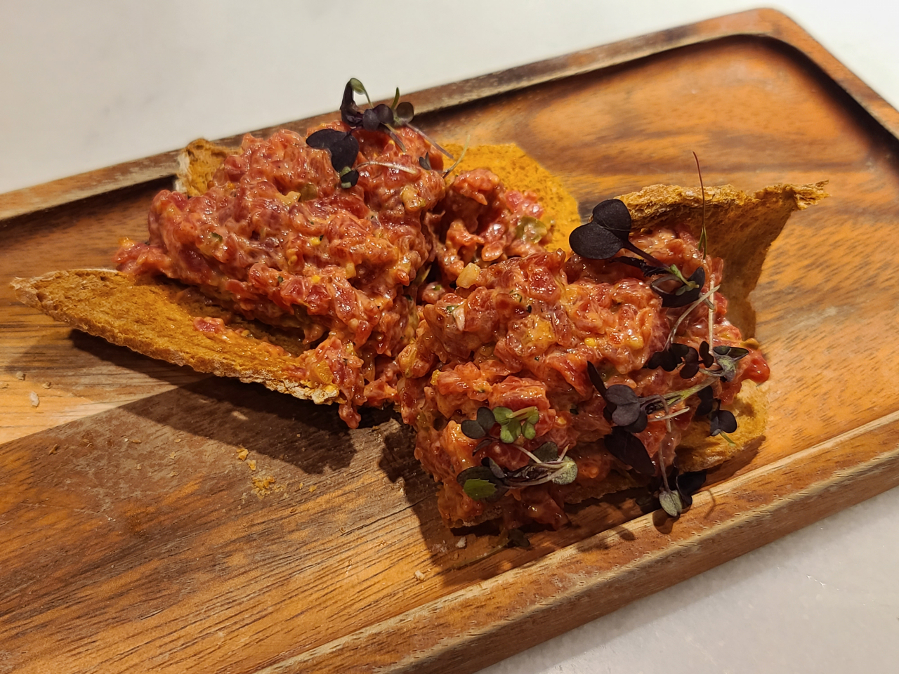 산티아고 순례지 맛집① 매콤 문어,농어회..완전 한국맛 [함영훈의 멋·맛·쉼]