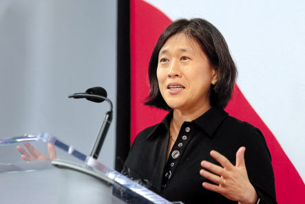 캐서린 타이 미 무역대표부(USTR) 대표가 지난 16일(현지시간) 미시간주(州)에서 열린 한 행사에서 발언하고 있는 모습. [로이터]