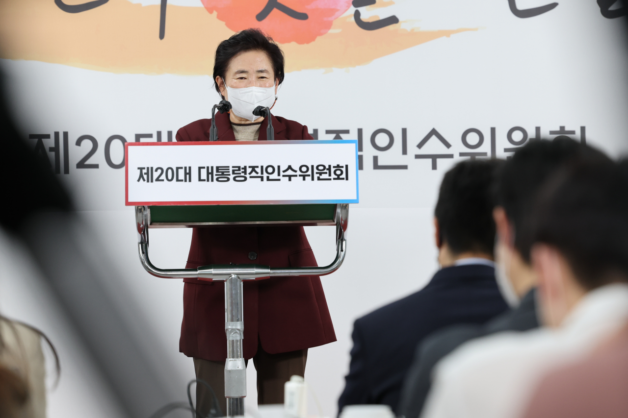 신용현 대통령직인수위원회 대변인이 24일 오후 서울 종로구 삼청동 인수위 브리핑룸에서 부처 업무보고 현황 등에 대해 브리핑하고 있다. [연합]