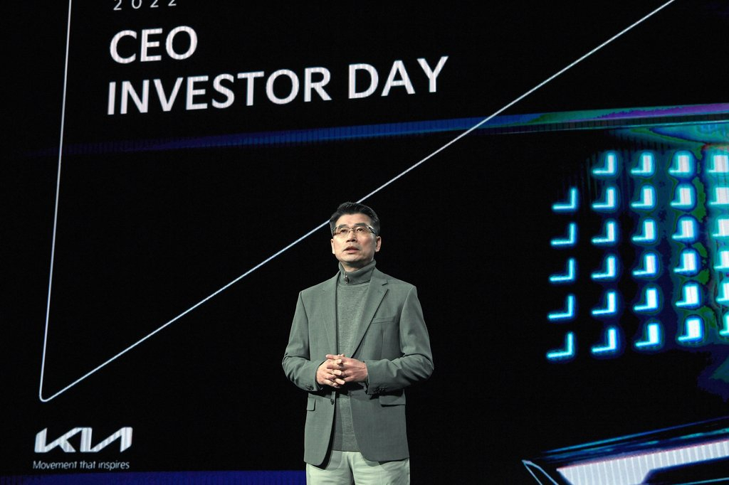 송호성 기아 사장이 지난 3일 열린 ‘2022 CEO 인베스터 데이’에서 미래 사업 전략을 발표하고 있다.[기아 제공]