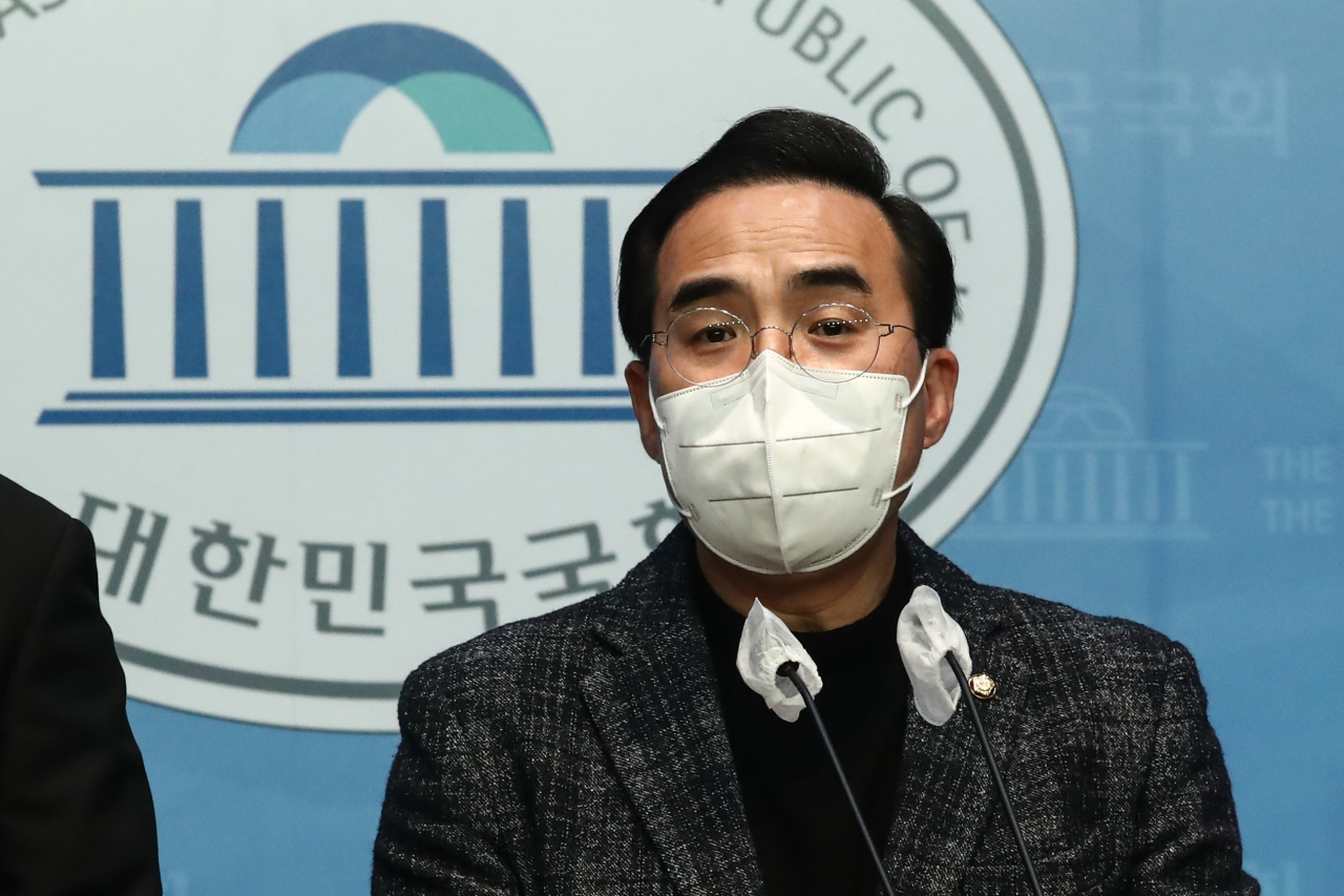박홍근 더불어민주당 원내대표가 지난 27일 오후 국회 소통관에서 원내대표단 대변인단 인선을 발표하고 있다. [연합]