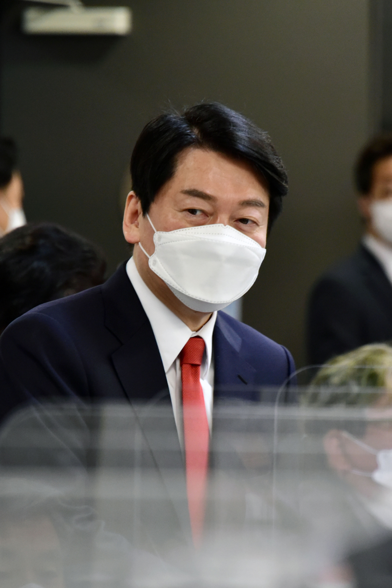 안철수 대통령직 인수위원회 위원장이 28일 서울 삼청동 금융연수원에서 열린 제3차 인수위원회 전체회의를 주재하고 있다. [연합]