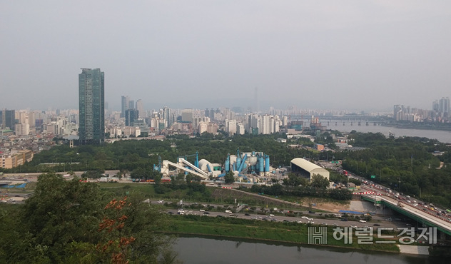 44년 만에 철거되는 성수동 삼표레미콘 공장 전경. [서울시 제공]