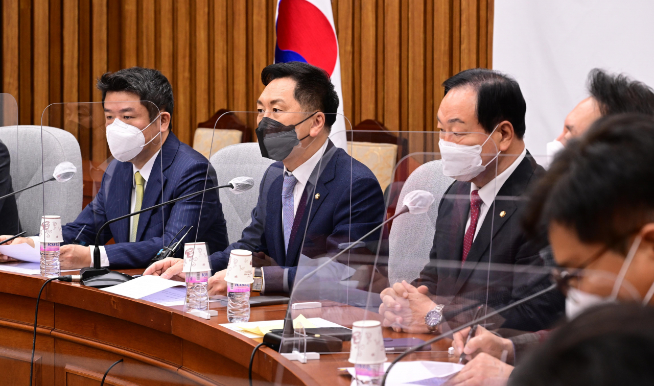 국민의힘 김기현 원내대표가 25일 오전 서울 여의도 국회에서 열린 원내대책회의에서 발언하고 있다. 연합뉴스