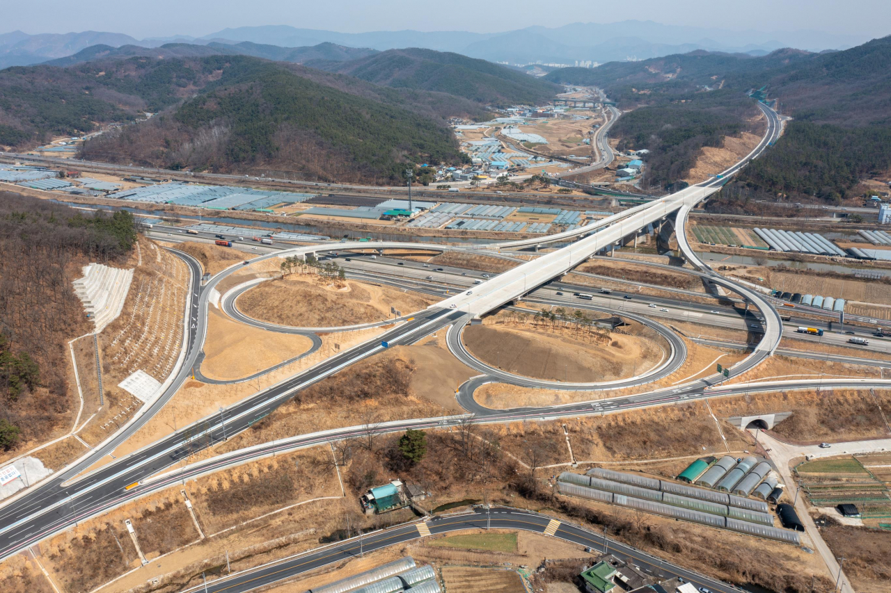 대구외곽 4차 순환선 칠곡 분기점 모습.[대구시 제공]