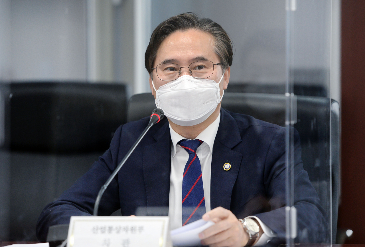 박진규 산업통상자원부 1차관이 29일 서울 종로구 한국무역보험공사 대회의실에서 열린 '제22차 산업자원안보 TF회의'를 주재하고 있다. [산업통상자원부 제공]