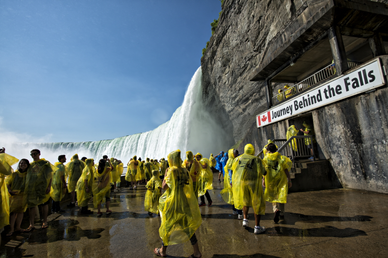Journey Behind the Falls 체험