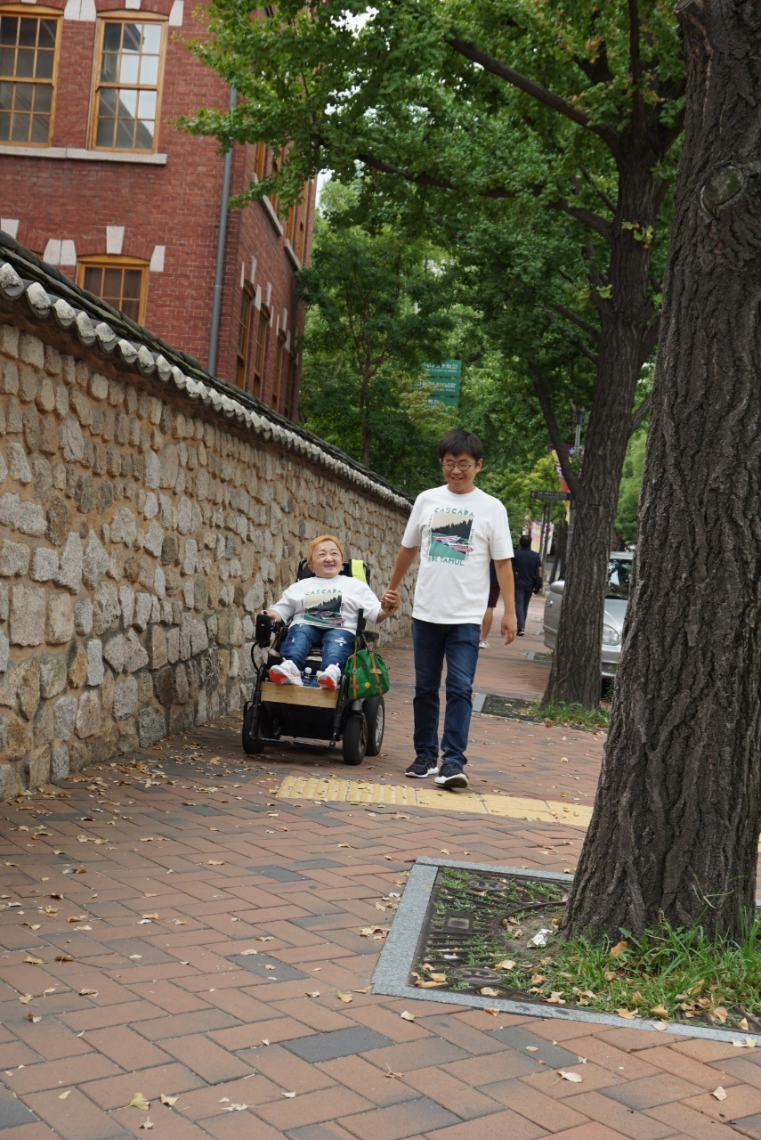 강원래 “도와달라” 호소한 직원, 백신접종 후 끝내 숨져