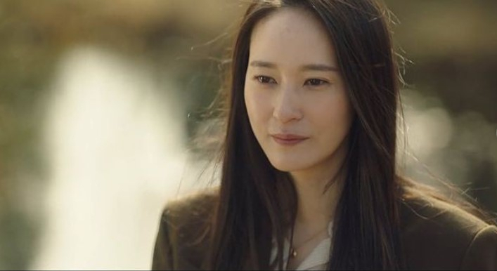 이영진은 열일곱 살에 모델로 데뷔, 1999년 영화 ‘여고괴담 두 번째 이야기’를 찍으며 배우로 활동을 이어가고 있다. 성소수자, 알코올중독자 등 다양하고 묵직한 역할로 작품마다 존재감을 발하며 끊임없이 확장하고 진화하고 있다. [JTBC 드라마 ‘한사람만’ 캡처]