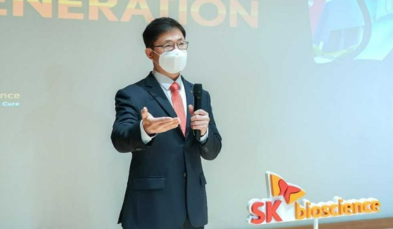 안재용 SK바이오사이언스 사장이 31일 온라인 기자간담회에서 회사의 넥스트 팬데믹 전략을 소개하고 있다.[SK바이오사이언스 제공]
