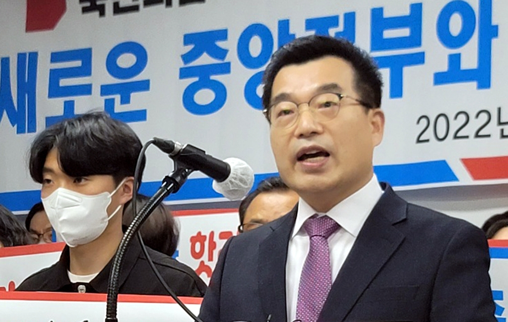 하헌식 대통령직인수위 기획위원회 자문위원은 6일 광주시의회에서 기자회견을 열고 6·1 지방선거 광주시장 출마를 선언했다.