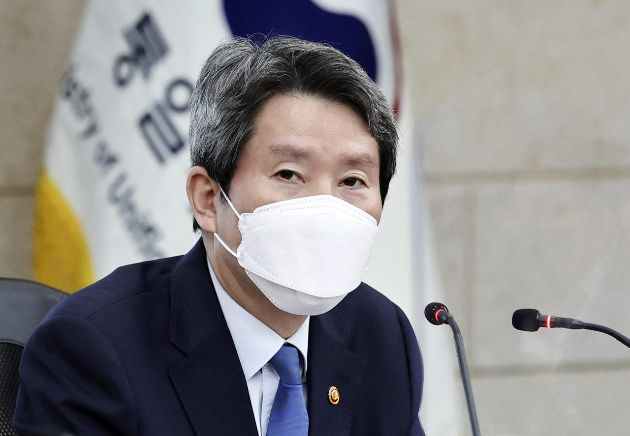 Unification Minister Lee In-young speaks at a press conference in Seoul on Wednesday. (Yonhap)