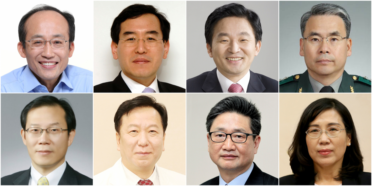 오는 5월 출범할 윤석열 정부를 이끌 초대 내각 8명의 장관 후보자가 10일 발표됐다. 경제부총리 겸 기획재정부 장관에는 정통 경제관료 출신의 국민의힘 추경호 의원, 산업통상자원부 장관에는 인수위 경제2분과 간사를 맡은 이창양 카이스트 교수, 국토교통부 장관에는 제주지사를 지낸 원희룡 인수위 기획위원장, 외교·안보라인의 한 축인 국방부 장관에는 외교 통일 안보 분과 인수위원인 이종섭 전 합참 차장이 발탁됐다. 과학기술정보통신부 장관에는 이종호 서울대 반도체연구소장, 보건복지부 장관에는 정호영 전 경북대병원장, 문화체육관광부 장관에는 당선인 특별고문을 맡고 있는 박보균 전 중앙일보 부사장, 여성가족부 장관에는 박근혜 정부 시절 청와대 수석 출신인 당선인 정책특보인 김현숙 전 의원이 각각 지명됐다. [연합]