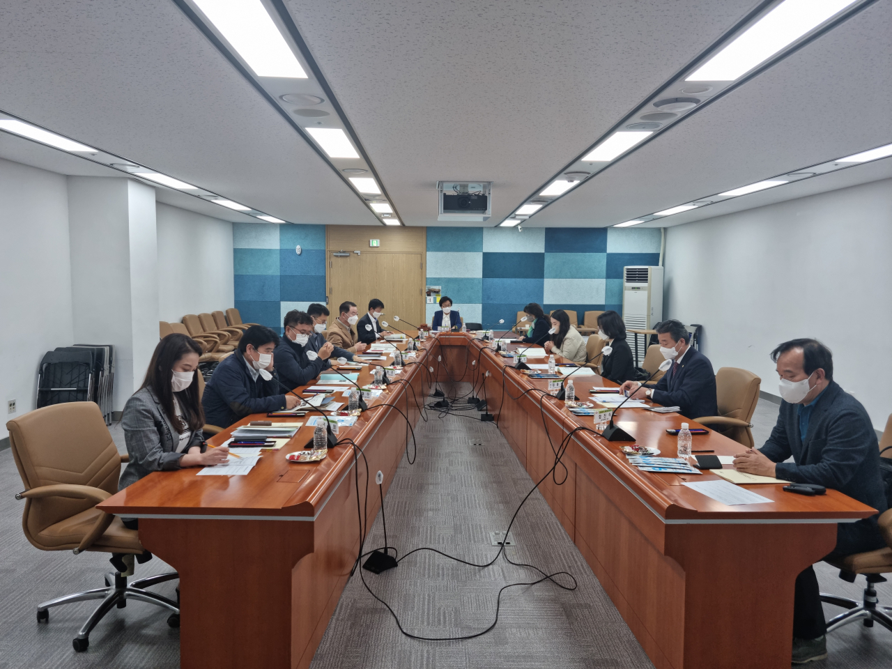 경북도는 8일 도청에서 '경북도 빛 공해 방지위원회 회의'를 열었다.[경북도 제공]