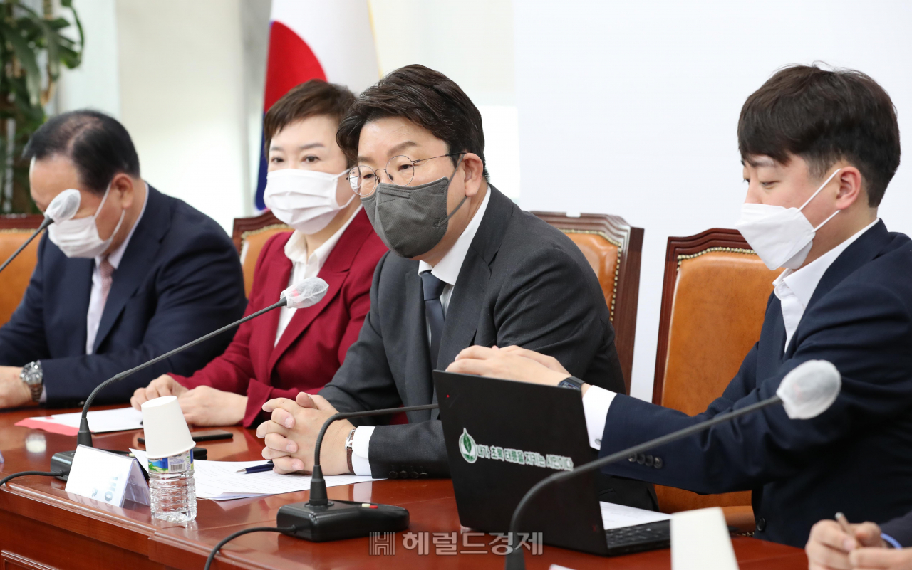 권성동 국민의힘 원내대표가 11일 오전 서울 여의도 국회에서 열린 최고위원회의에서 모두발언을 하고 있다. [이상섭 기자]