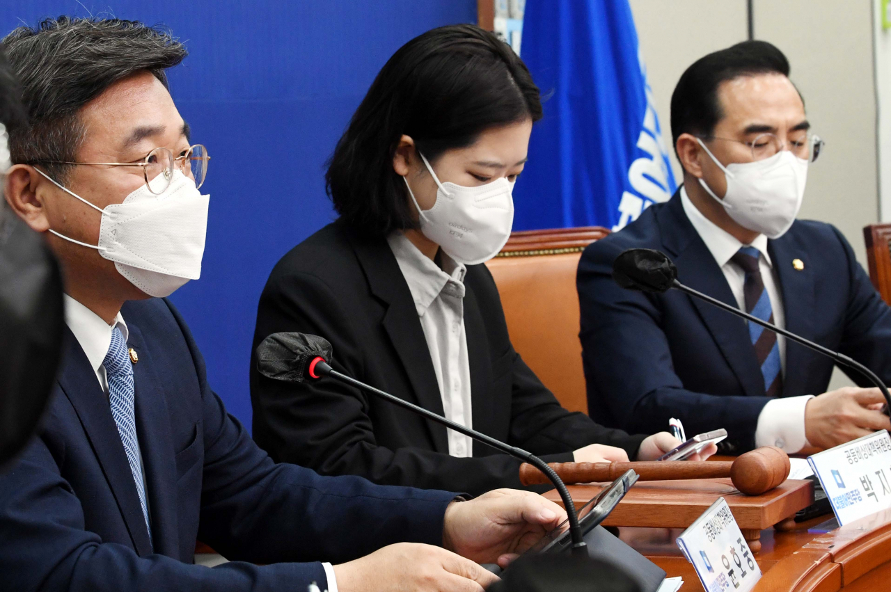 더불어민주당 윤호중 공동비대위원장이 11일 오전 국회에서 열린 비상대책위원회의에서 발언하고 있다. [연합]