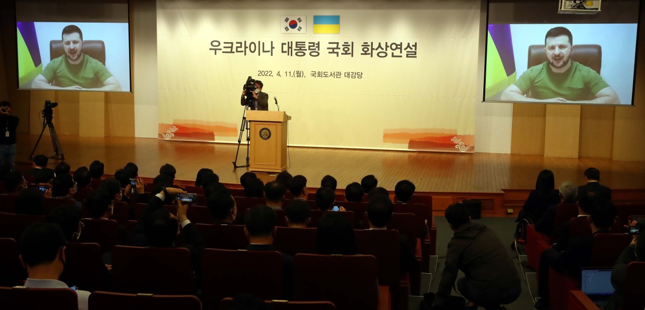 Ukrainian President Volodymyr Zelenskyy gives a virtual speech to the National Assembly in Seoul on Monday. (Joint Press Corps)