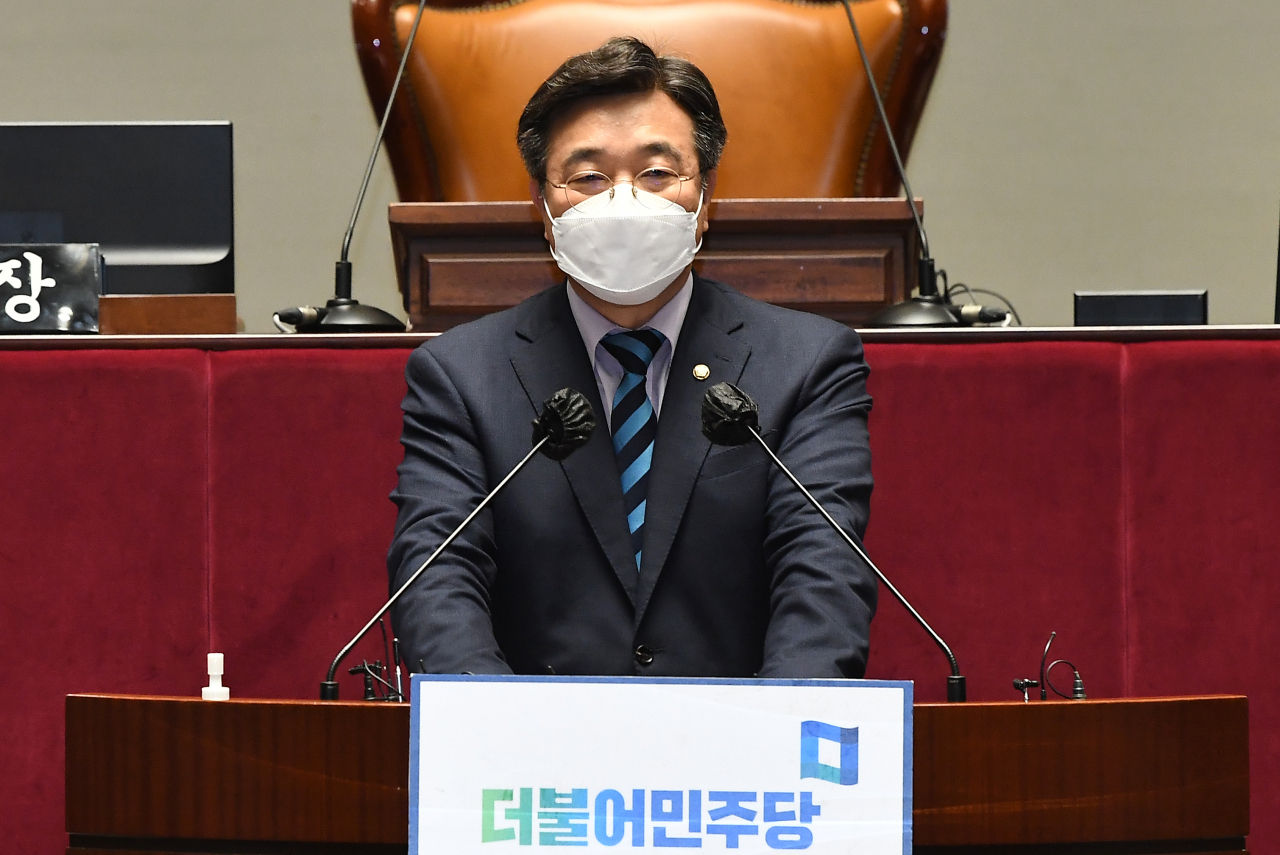 윤호중 더불어민주당 공동비대위원장이 12일 오후 국회에서 열린 정책의원총회에서 발언하고 있다. [연합]